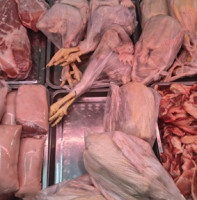 Přes 80 kg masa a výrobků neznámého původu v brněnské tržnici Vinamo
